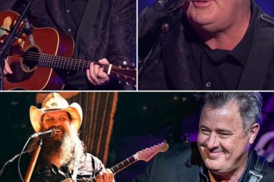 At The 15th ACM Honors, Vince Gill Captivated The Audience With A Rare, Soul-Stirring Performance Of “You Don’t Want To Love A Man Like Me,” A Mid-Tempo, Heart-Wrenching Ballad He Co-Wrote With Chris Stapleton. The 18-Time Grammy Winner’s Raw, Emotional Delivery Left The Room Silent And Teary-Eyed, As He Paid Tribute To His Friend Stapleton, Who Was Honored With The Merle Haggard Spirit Award That Night. This Incredible, Bittersweet Moment Was A True Testament To The Deep Bond Between The Two Country Legends.