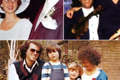 The Image of André Rieu and His Adored Wife Marjorie Evokes a Timeless Romance and Musical Genius in a World Too Frequently Overrun by Fads. Photographed in a State of Utter Happiness, André Holds His Violin While Marjorie Lies Next to Him, Her Kind Smile Lighting up the Picture. With Its Graceful Lettering “André and Marjorie Rieu,” This Picture Takes Us Back to a Time When Music and Love Were Inseparable.