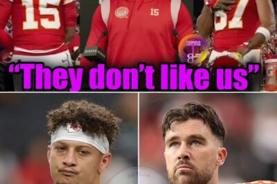 Patrick Mahomes ‘Explains’ His and Travis Kelce’s Anthem Reactions… Except He Doesn’t. We Watched the Video.
