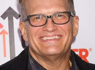 Everyone knows Drew Carey as the happy-go-lucky host. But what devastating secret from his youth nearly ended it all? The beloved “Price is Right” star reveals the dark truth behind his two shocking suicide attempts.