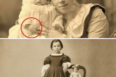 Seville 1923: The hand in the photograph that concealed the death of a baby